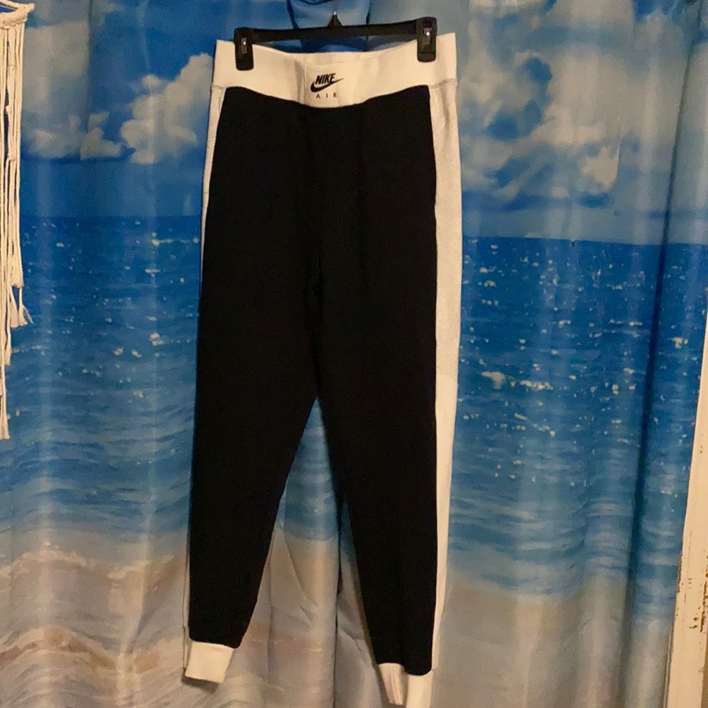 Brand new women’s Nike joggers